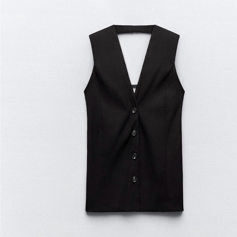 Zara Black Sleeveless Buttoned Top